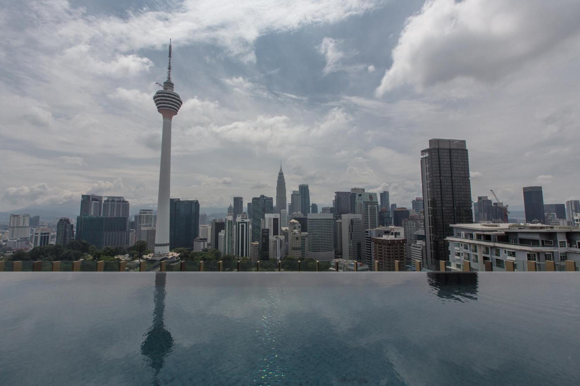 Ceylonz Near Klcc& Kl Tower By Bai Yi *