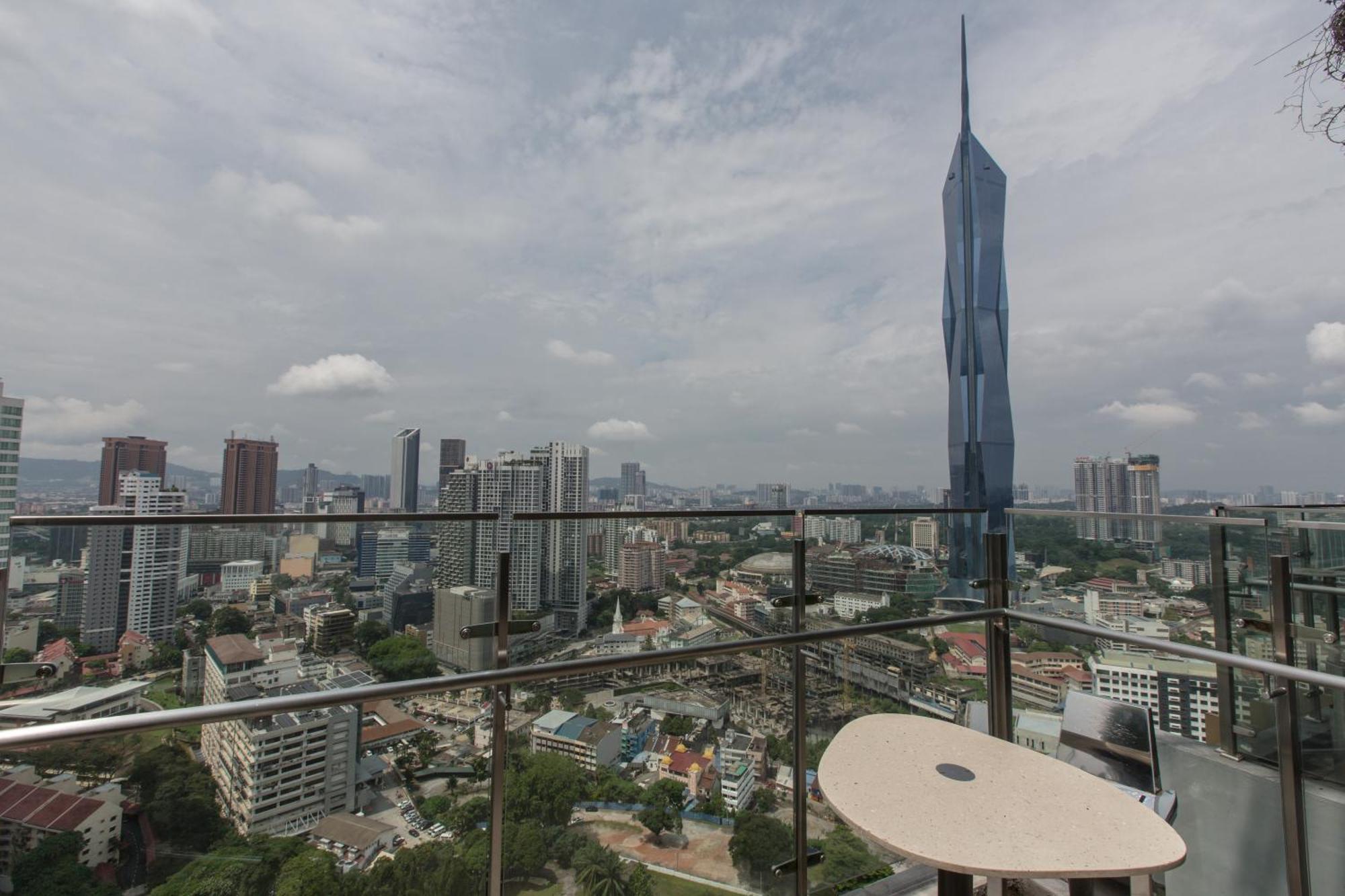 Pangsapuri Ceylonz Near Klcc& Kl Tower By Bai Yi Kuala Lumpur